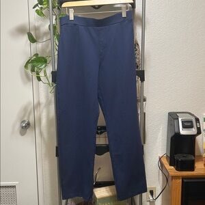 Appleseed's Tailored Straight Leg Classic Navy Pants. /Appleseeds Petites